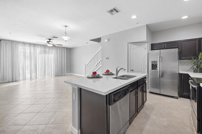 Building Photo - 9590 SW Purple Martin Way