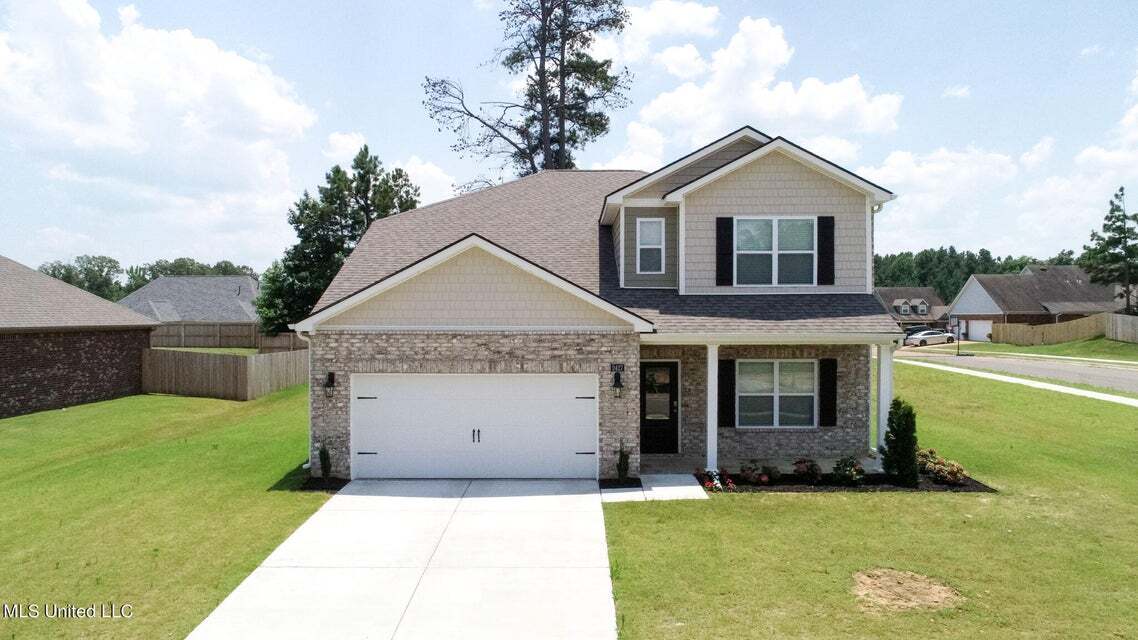 Welcome Home - 2427 Hyacinth Ln
