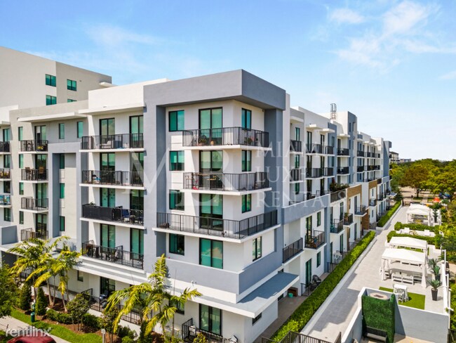 Foto del edificio - 1 br, 1 bath Condo - 6536 SW 22nd St