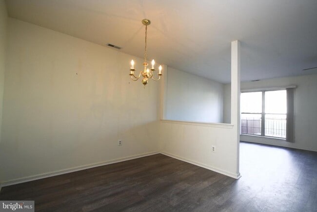 Foto del edificio - 109 Glennbrook Ct