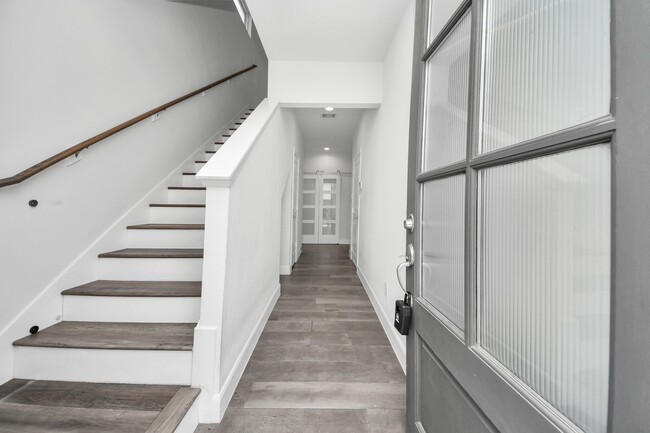 Building Photo - 9577 Neuens Rd