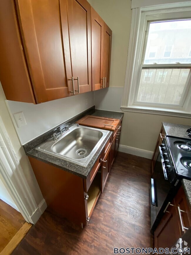 Building Photo - 1191 Boylston St