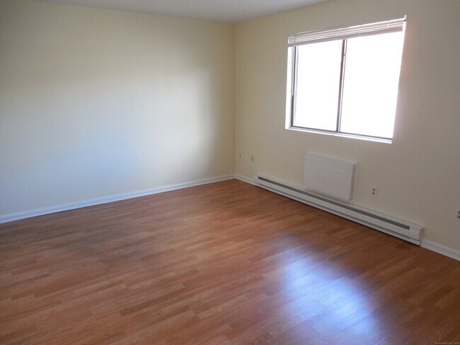Foto del edificio - 1448 Meriden Rd