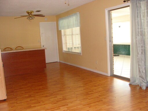 Building Photo - 395 SW Quail Heights Ter