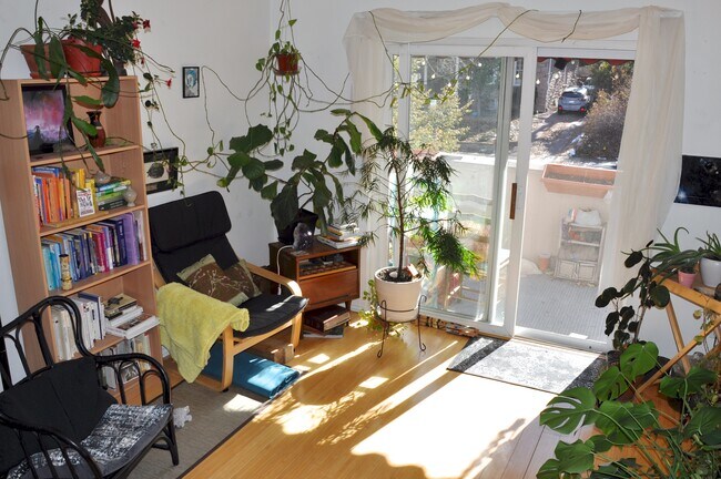 Foto del edificio - 1111 Maxwell Ave