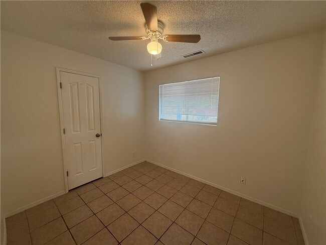 Foto del edificio - 1943 Pico St