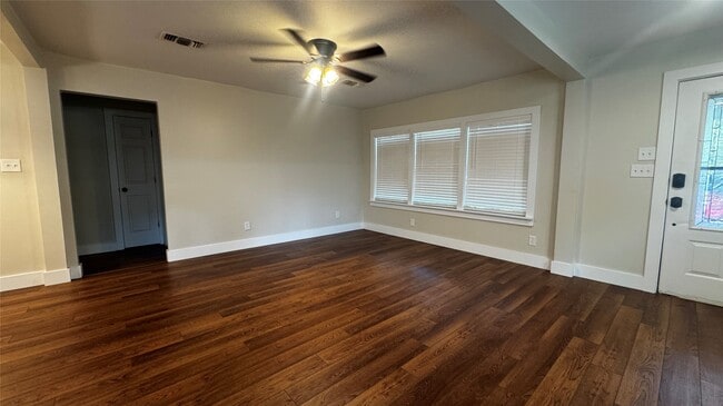 Building Photo - 2311 Brazeal St
