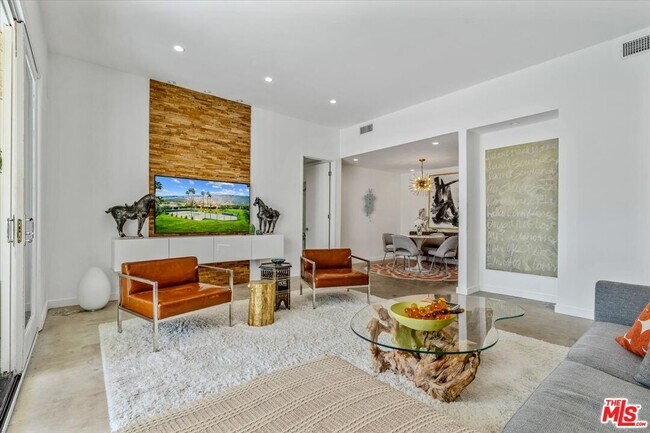 Foto del edificio - 475 N Calle Rolph