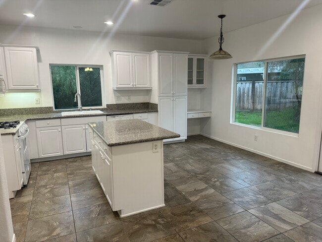Building Photo - 1430 Jewelstone Cir