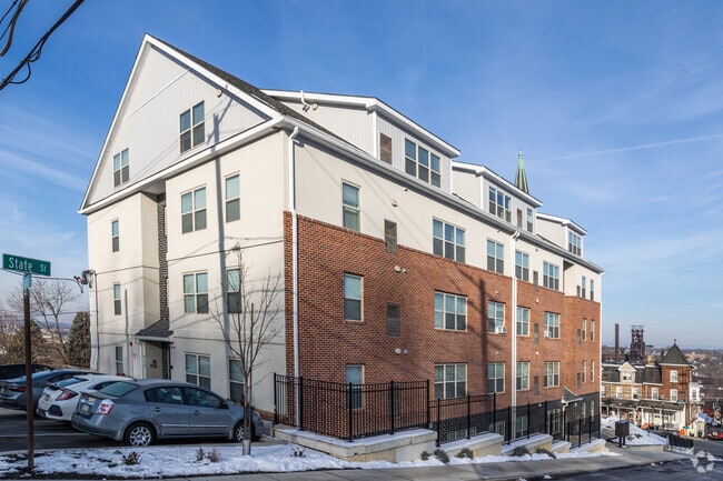 Building Photo - City View Apartments