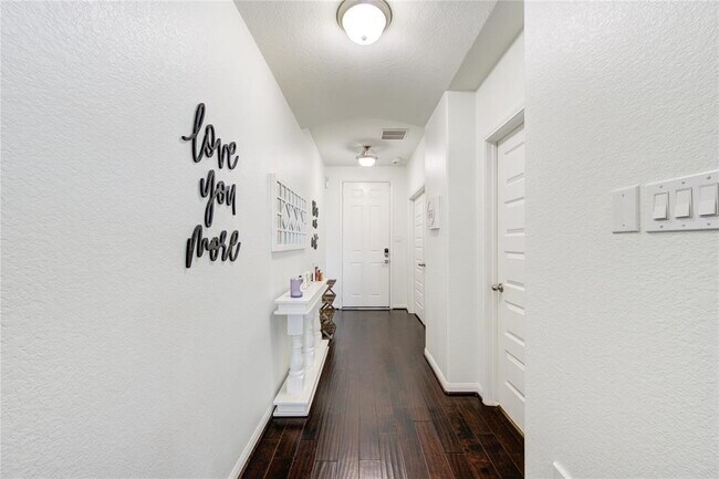 Foto del edificio - 2943 Shadowbrook Chase Ln