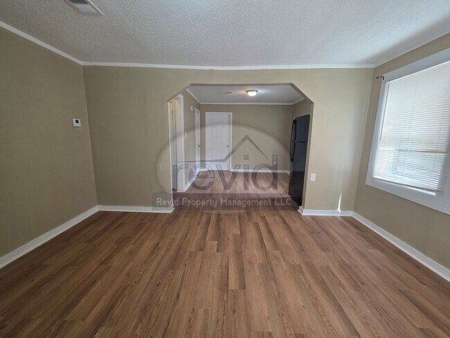 Foto del edificio - 4 bedroom home in Memphis!