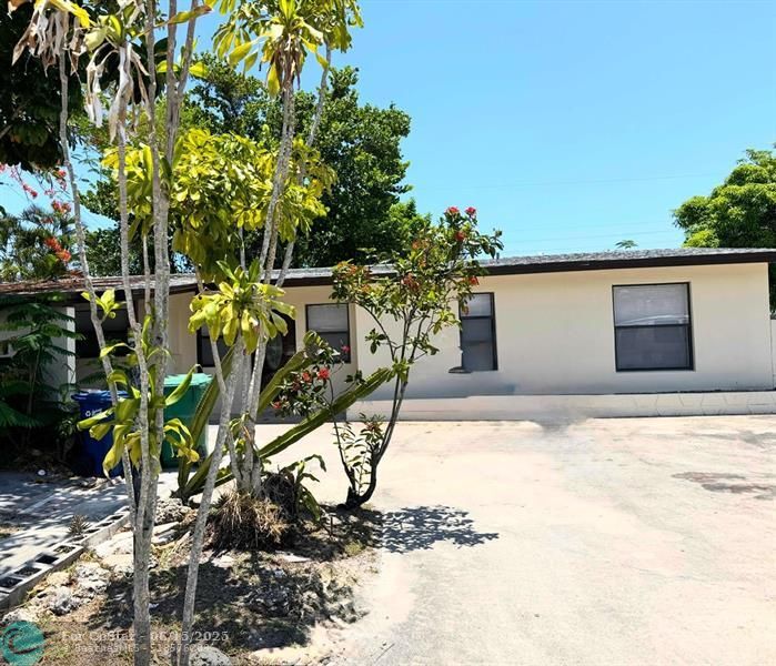 Building Photo - 1180 NW 44th Terrace