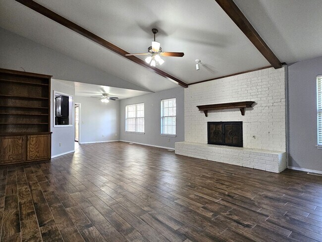 Foto del edificio - End of Summer Move-in Special! **$250 off ...