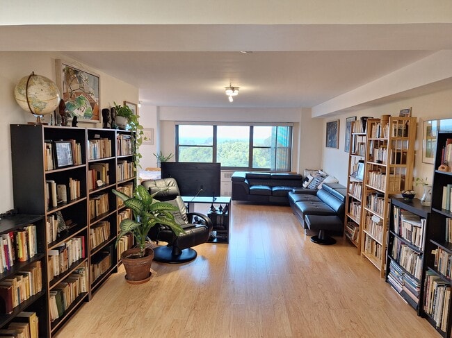 Building Photo - 4200 N Marine Dr