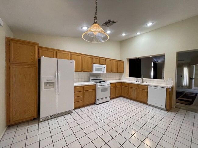 Building Photo - 42 Durango Station Dr