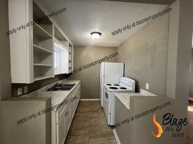 Foto del edificio - New Management, New Look, New You!