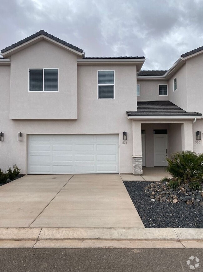 Building Photo - 526 Goldline Dr