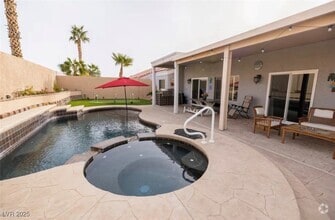 Building Photo - 9190 Golden Feather Ct