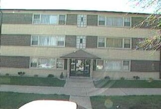 Building Photo - 6501 W Addison St