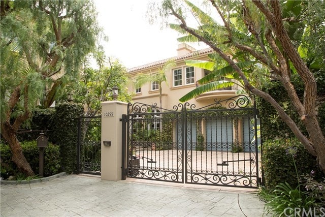 Primary Photo - 10295 Century Woods Dr