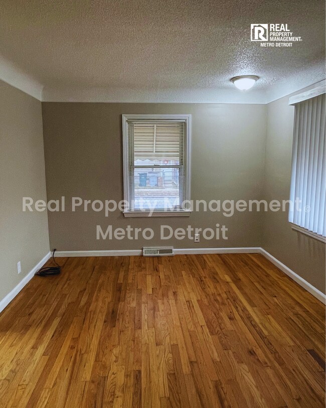 Building Photo - 2023 Ardmore Dr