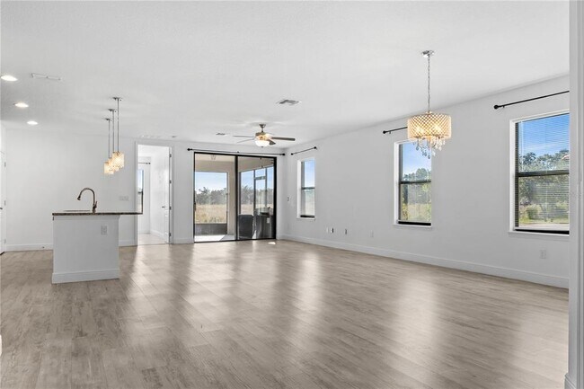 Building Photo - 2926 Siesta View Dr