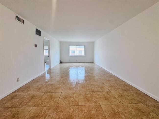 Foto del edificio - 9 NE 19th Ct