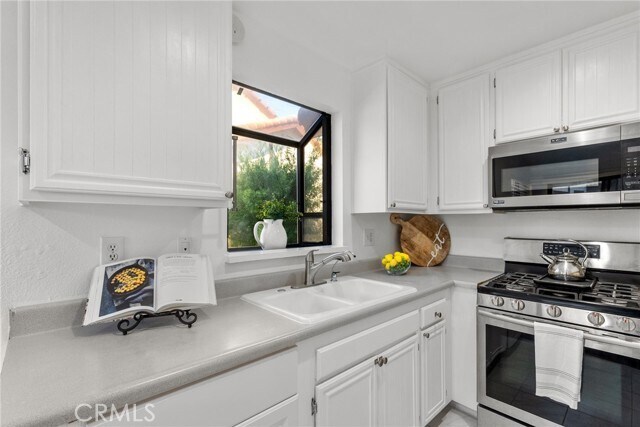 Building Photo - 18033 Sundowner Way