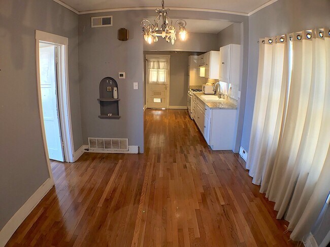 Foto del edificio - Central El Paso 2 bed REFRIG A/C with Moun...
