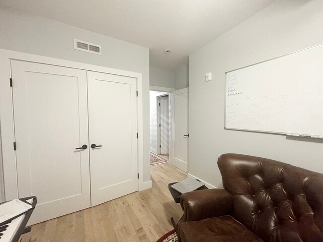 Building Photo - 278 Sumner St