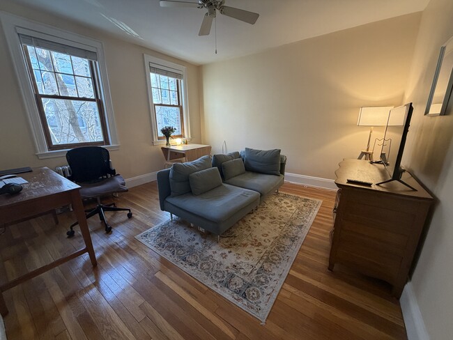 Foto del edificio - 48 Strathmore Rd