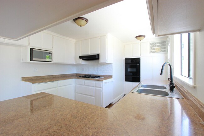 Foto del edificio - 24730 Cornstalk Rd