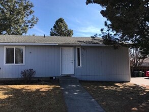 Building Photo - 77 NE Nordic Dr