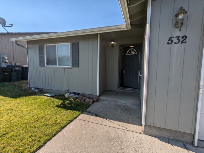 Building Photo - 532 NE Larch Ave