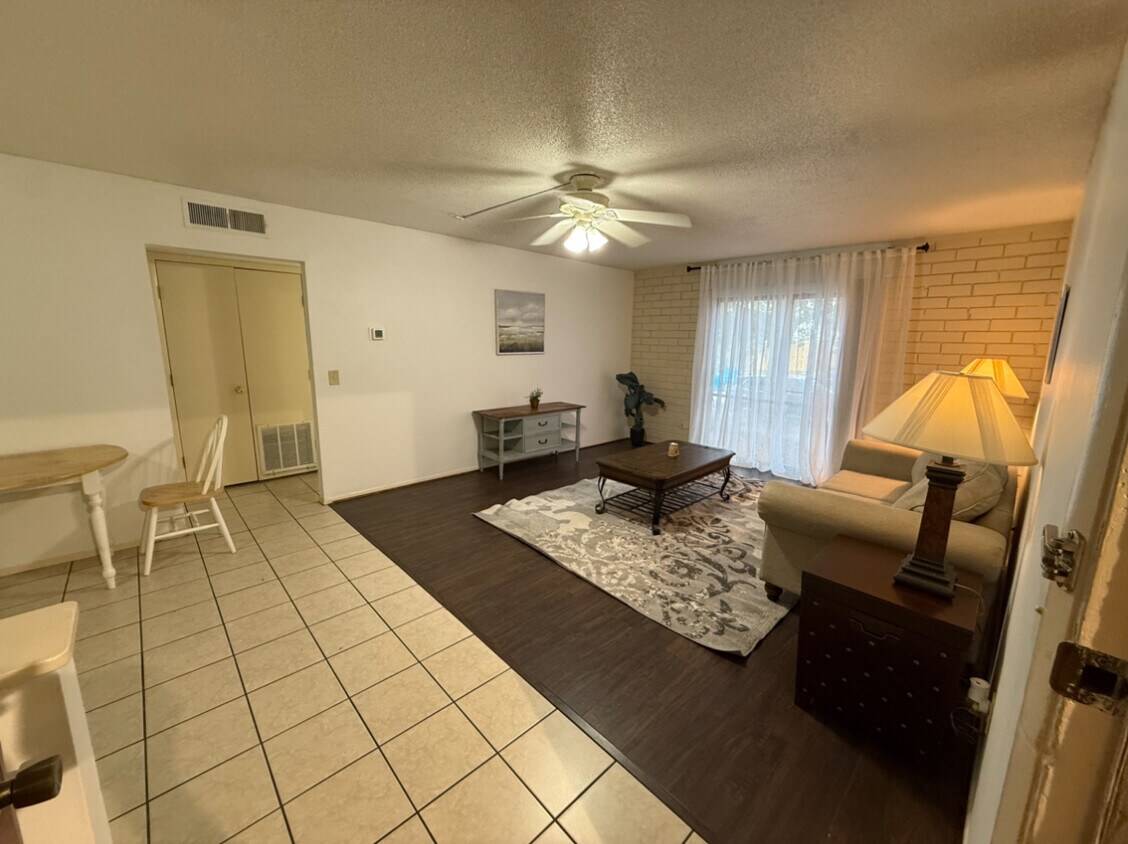 Foto principal - 1700 SW 16th Ct