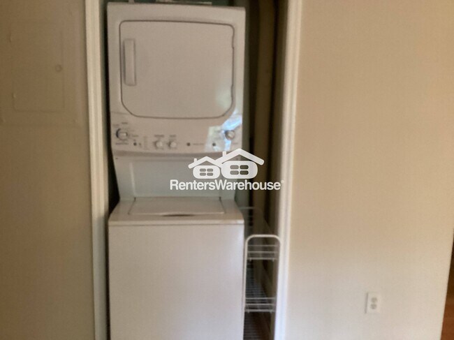 Foto del edificio - 3120 7 Pines Ct NW