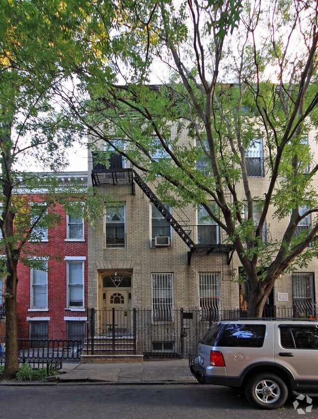 Primary Photo - 55 Saint Marks Pl