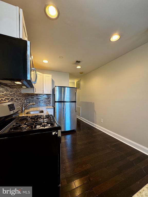 Foto del edificio - 139 E North Ave