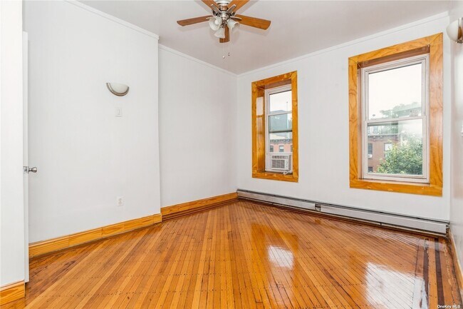 Foto del edificio - 317 Quincy St