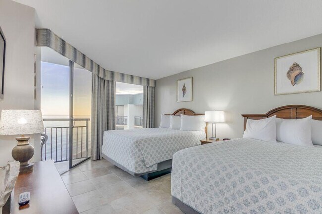 Foto del edificio - 2710 N Ocean Blvd