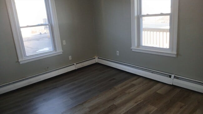 Building Photo - 275 Jefferson Ave