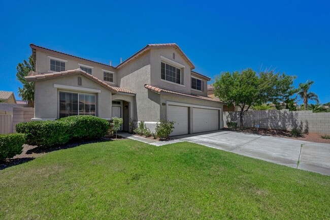 Building Photo - A Fabulous 4 Bedroom Home with a Sparkling Pool!!!