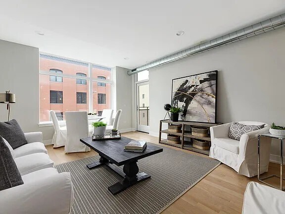 Foto del edificio - 3208 N Southport Ave