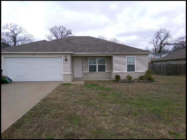 Building Photo - 10 Wisteria Dr