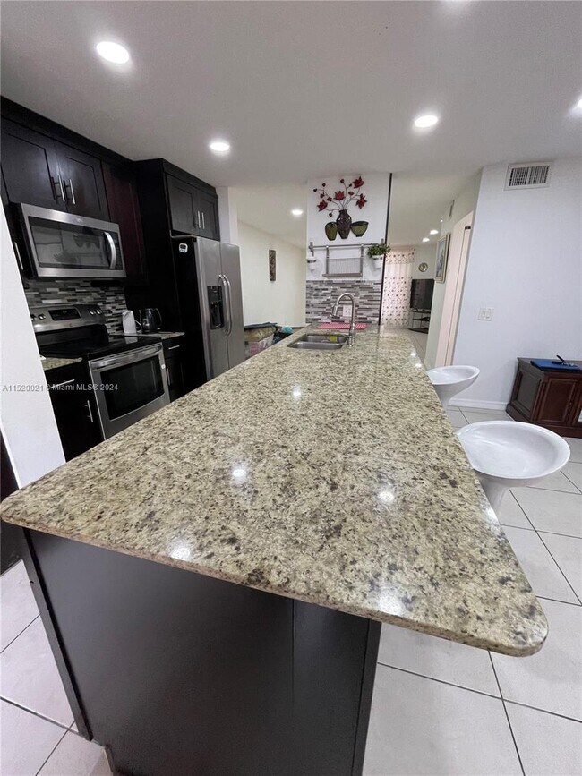 Foto del edificio - 12317 NW 11th St