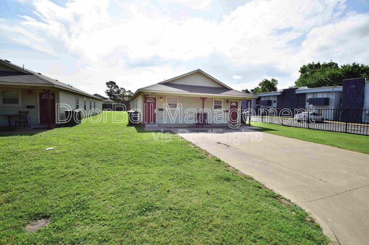 Foto principal - 6013 S Madison Pl