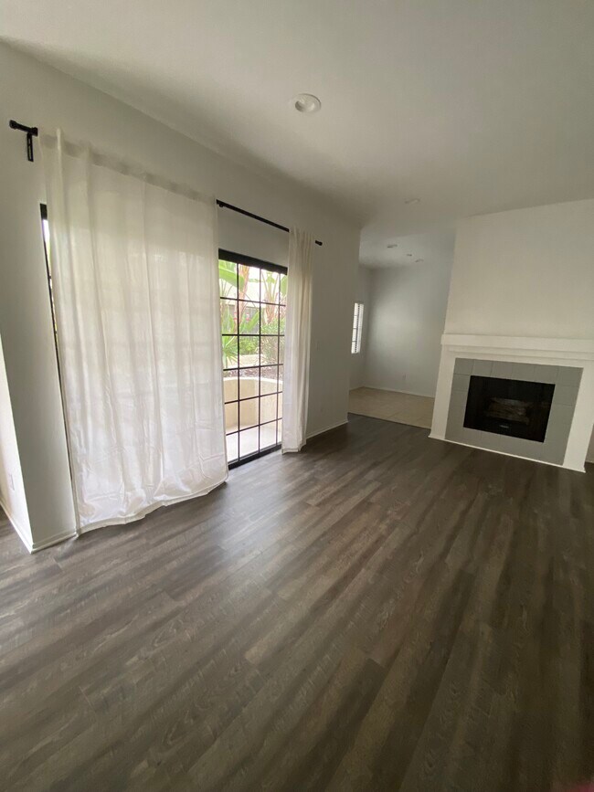 Foto del edificio - 930 S Venice Blvd