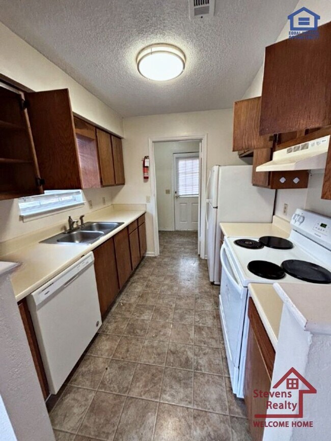 Foto del edificio - 459 Oriole Dr