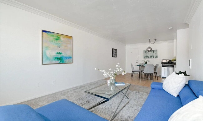Building Photo - Welcome to this charming 1-bedroom condo n...